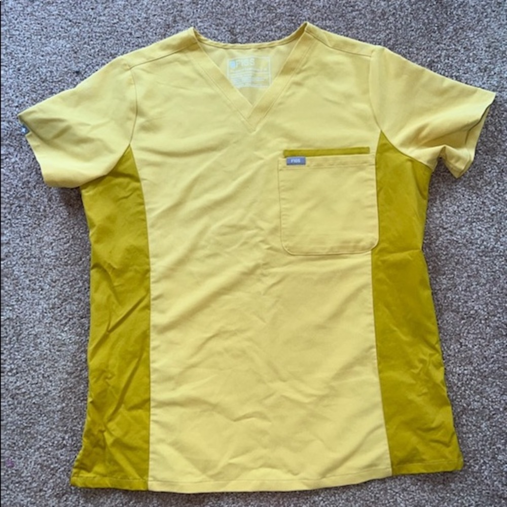 Figs Remix Catalina Panel scrub top size medium